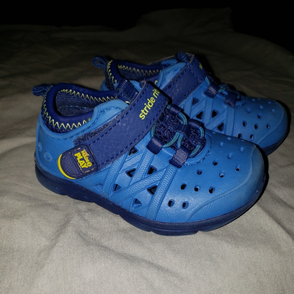 Stride Rite Phibians sz4